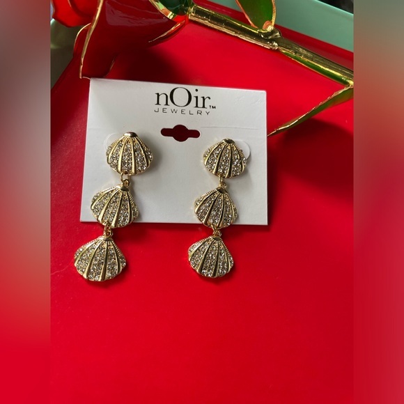 Womens Earrings,Shell Earrings, nOir Jewelry Gold and Silver Shell Earrings. - Picture 1 of 9